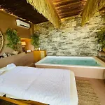 Natura Luxury Boutique Skopelos מלון לוטראקי