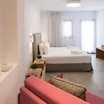 מלון Natura Luxury Boutique Skopelos 5*