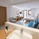 מלון Natura Luxury Boutique Skopelos 5*