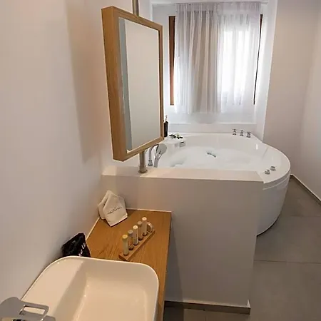 Natura Luxury Boutique Skopelos Ξενοδοχείο 5*