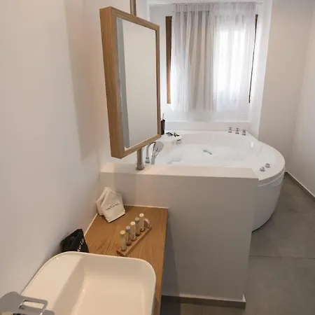Natura Luxury Boutique Skopelos 5* 罗查基恩