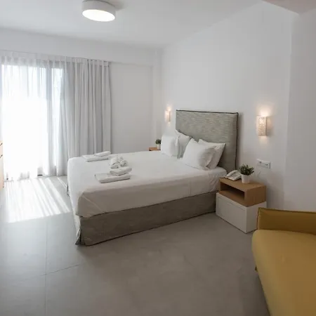 מלון Natura Luxury Boutique Skopelos 5*